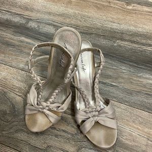 American Eagle Grey Women’s Heels